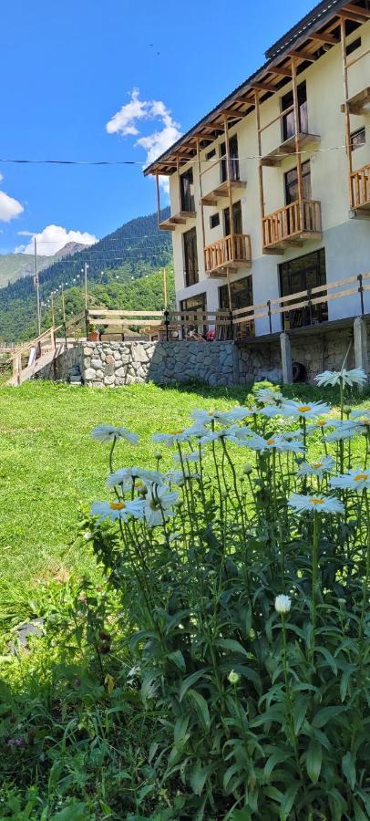 Guest House Guli Mestia Exterior photo